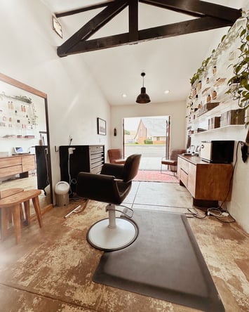 “Your Dream Hair Studio: Rent Today!”
