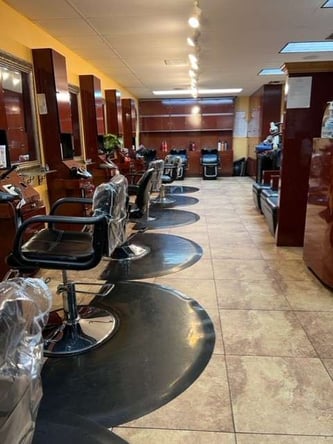 Hair Salon Chair Rental Available in Laguna Hills Near Freeway