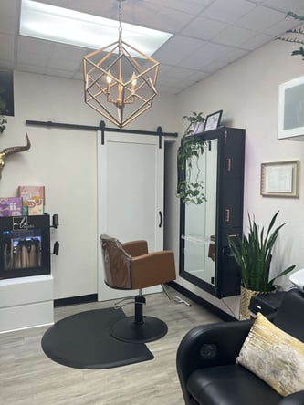 Part time booth rent available