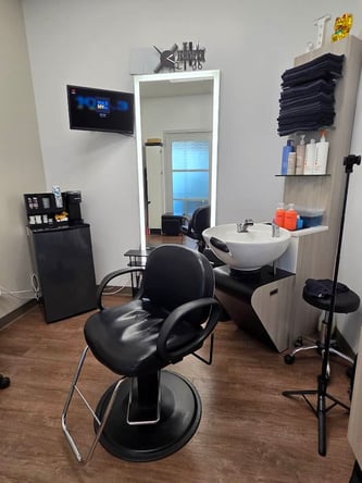 Sola Salon Studios in Huntington Beach, CA – Salon Suite for Rent