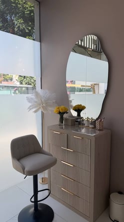 Beauty Spaces for Rent – Nail, Brow/Makeup & Private Room | West Hollywood
