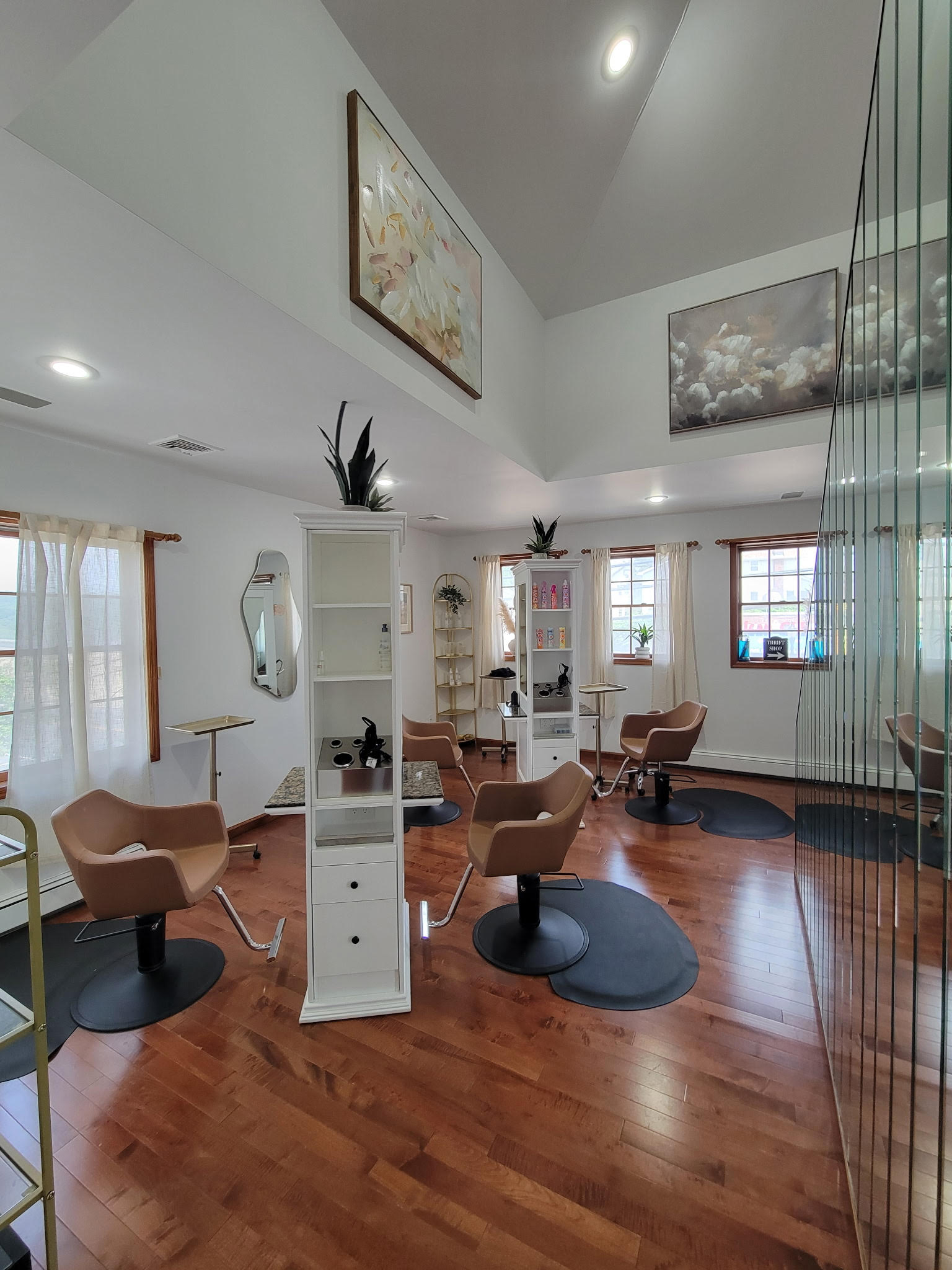 3 Available Hair Stylist Chair Rentals