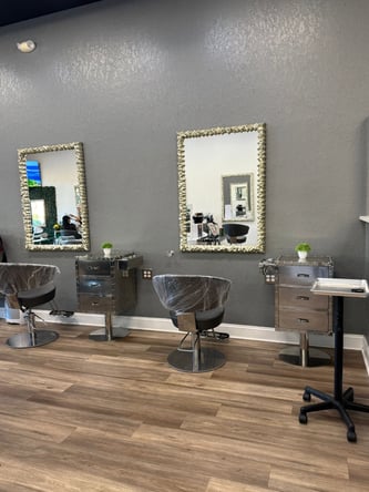 Chair for rent in a beautiful Hair Salon! Coconut Creek