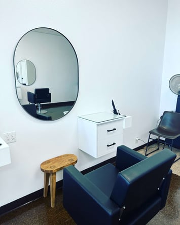 Booth renters- suite available