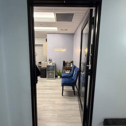 Sola Salon Studios in Nashua, NH – Salon Suite for Rent