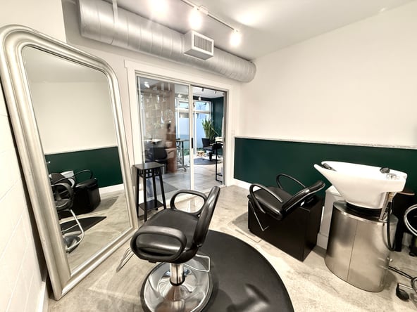 Salon Suite in Downtown Oakland