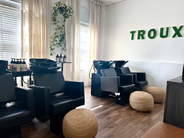🌿 Chair for Rent – Davines Salon, Downtown Redlands