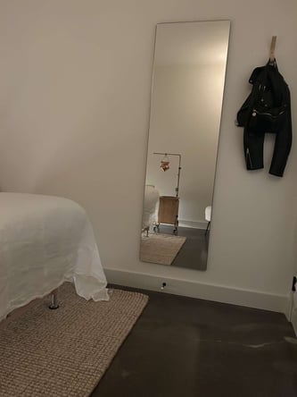 Esthetician Suite Daily Rental in Huntington Beach