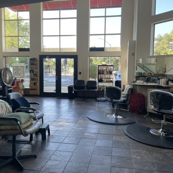 Larry Wells Salon – Luxury Salon Chair Rentals Available in Mountain View, California