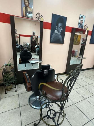 Salon chair /booth rental