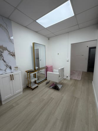 Beverly Hills Luxury Salon Chair Rental for Established Stylists (Part-Time)