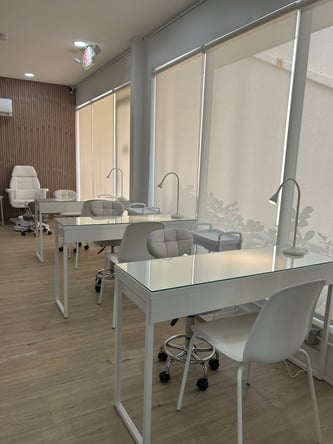 Beautiful Manicure space for rent!!
