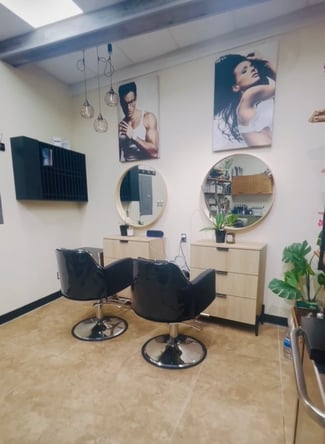 Vu Cheveux Studio | Luxury Chair Rentals | Preston Hollow