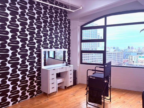 Luxury Salon Suites & Booth Rentals in DUMBO Brooklyn Skyline Views