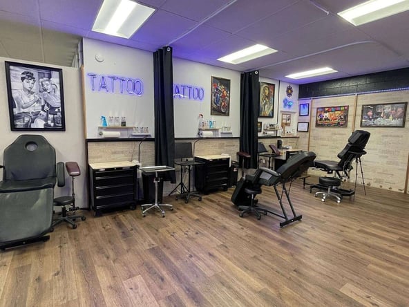 Microblading, Tattoo and Piercings weekly booth rental on Midway Dr. San Diego