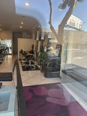 Hair Stations for Rent in a Beloved Tarzana Salon!