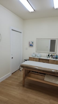 Flex Room for Spray Tan or Lash Artist, Client Referrals Included – South Torrance