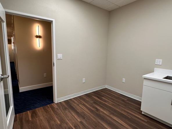 Luxe Cosmetic Studios: Elevate Your Salon Experience with Our Suites for Rent!