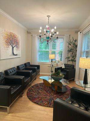 Private room in Midtown/North Raleigh