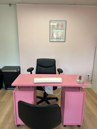 Nail Tech Booth Rentals In OOB