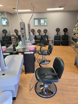 4 Chairs Available – Quiet Salon