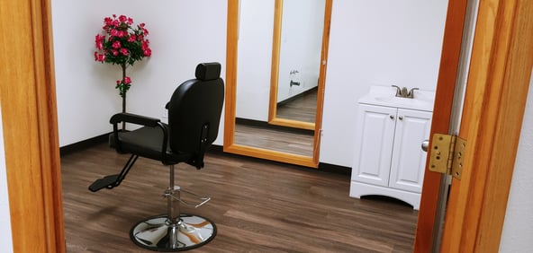 Centennial Salon Suite – $173.75 per week (Centennial)