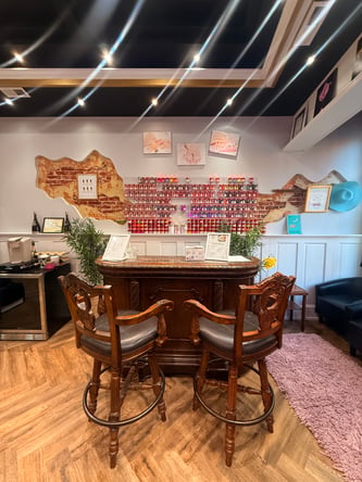 Lady’s Nail Salon, chair/desk