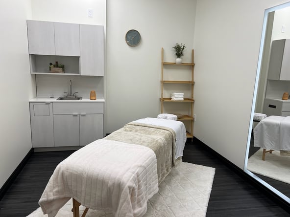 MY SALON Suite in Rd. Centennial, CO – Salon Suite for Rent