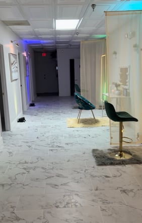 Salon Chair for Rent