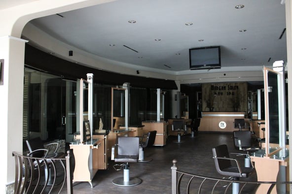 Turnkey Salon Space for Lease – Fully Built-Out with Stations and Mirrors