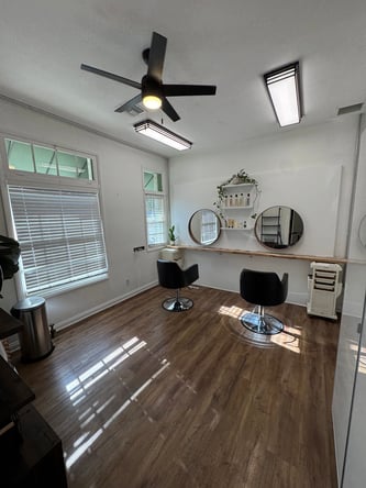 💫 2-Chair Suite for Rent – Troux Studio, Downtown Redlands