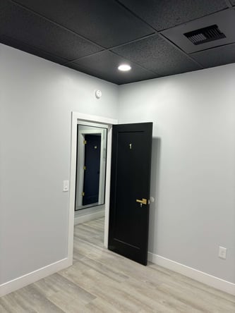 Honeycomb Salon Suites & Chairs for Rent in Glendale, AZ