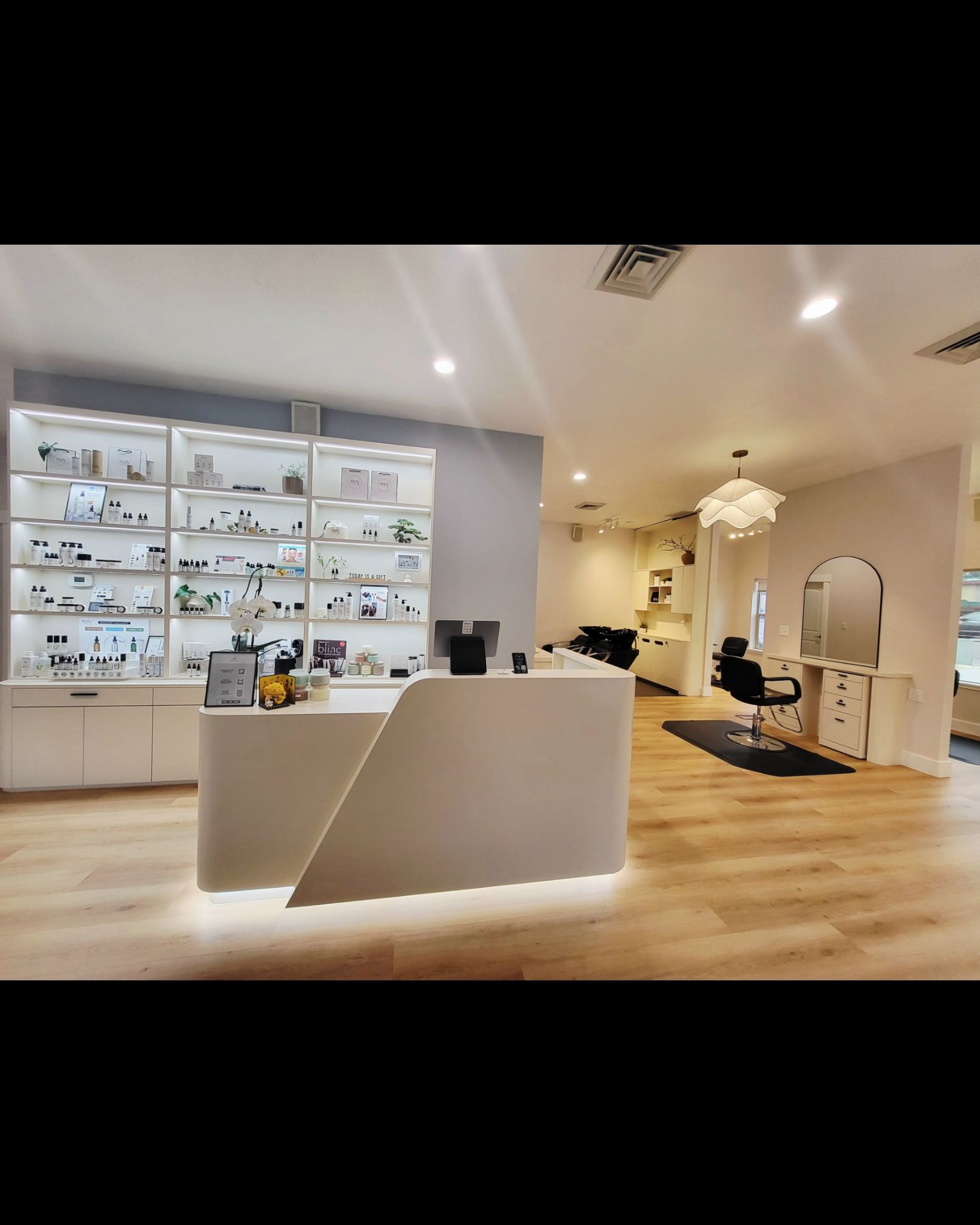 Salon Chairs & Private Treatment Room for Rent | Boise, ID 83703