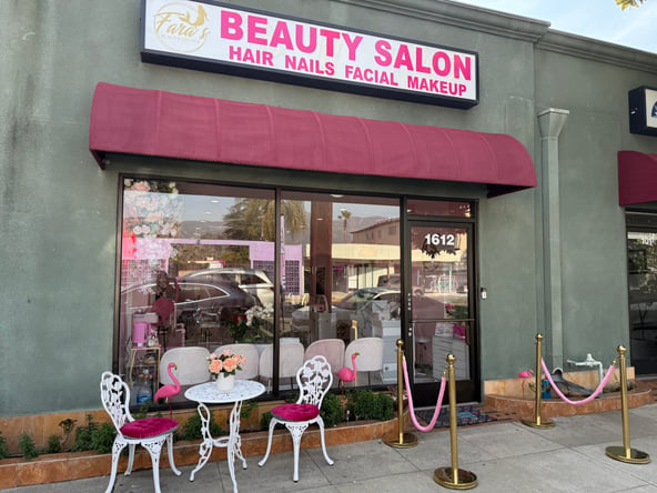 Best opportunity for promoting your business in a beautiful salon in Glendale