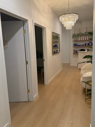 West Hollywood Room for Rent for Beauty or Wellness Professionals
