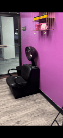 All-Inclusive Salon Suite w/ Street View