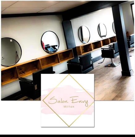 Salon Chair/Room for rent