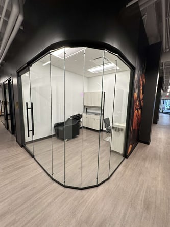 Fully Inclusive Salon Suite in Downtown