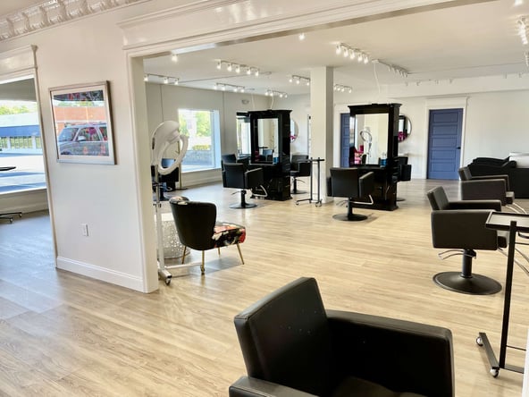 FLIRTYMANE IS SEEKING STELLAR STYLISTS FOR OUR CONCIERGE CHAIR RENTAL SALON!