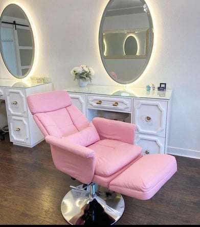 Lash Bar in beautiful Old Town