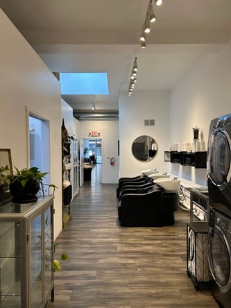 Bombshell Collective Salon Space for Artists / Downtown Vancouver, WA