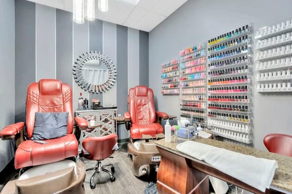 Sola Salon Studios in Lake Forest, CA – Salon Suite for Rent
