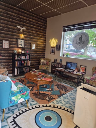 PNW/Twin Peaks Themed Salon Chair for Rent in Seattle’s Beacon Hill
