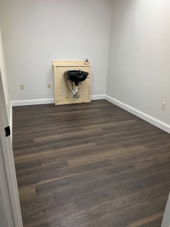5th Street Beauty Bar Salon Suites Now Available