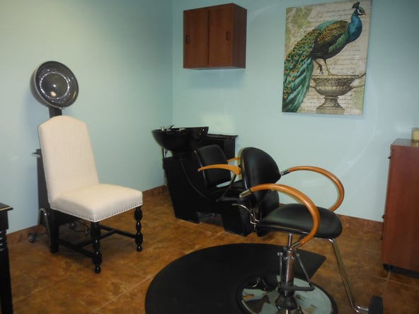 Salon Room available at Salon620-102 sf
