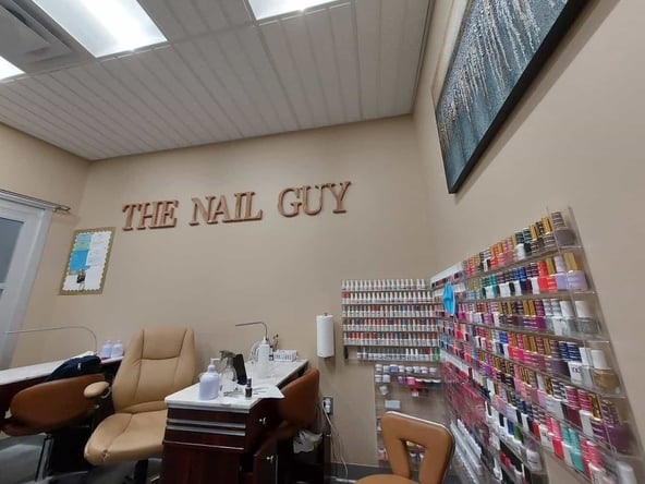 Sola Salon Studios in Topeka, KS – Salon Suite for Rent