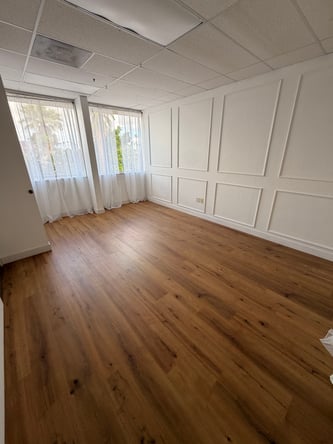 Private 18×13 Suite in Mesa Photo Studio with Natural Light