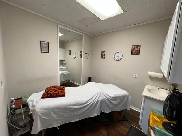 Salon Chair & Room Rental Available – ABBA Beauty Salon