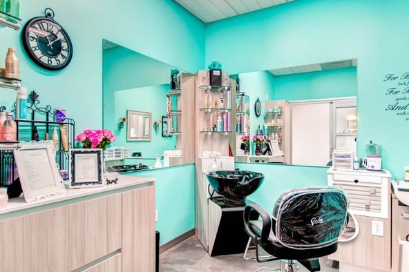Sola Salon Studios in Federal Way, WA – Salon Suite for Rent