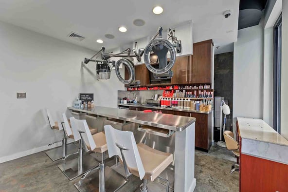 Premium Salon Station in Clarendon